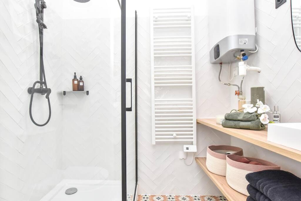 Charming Flat In Montmartre - Imhost Apartment Paris Bagian luar foto